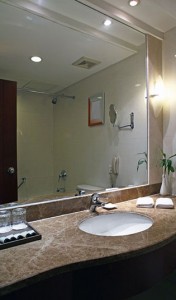 salle de bain en pierre granite marbre la rochelle surgeres marbrerie