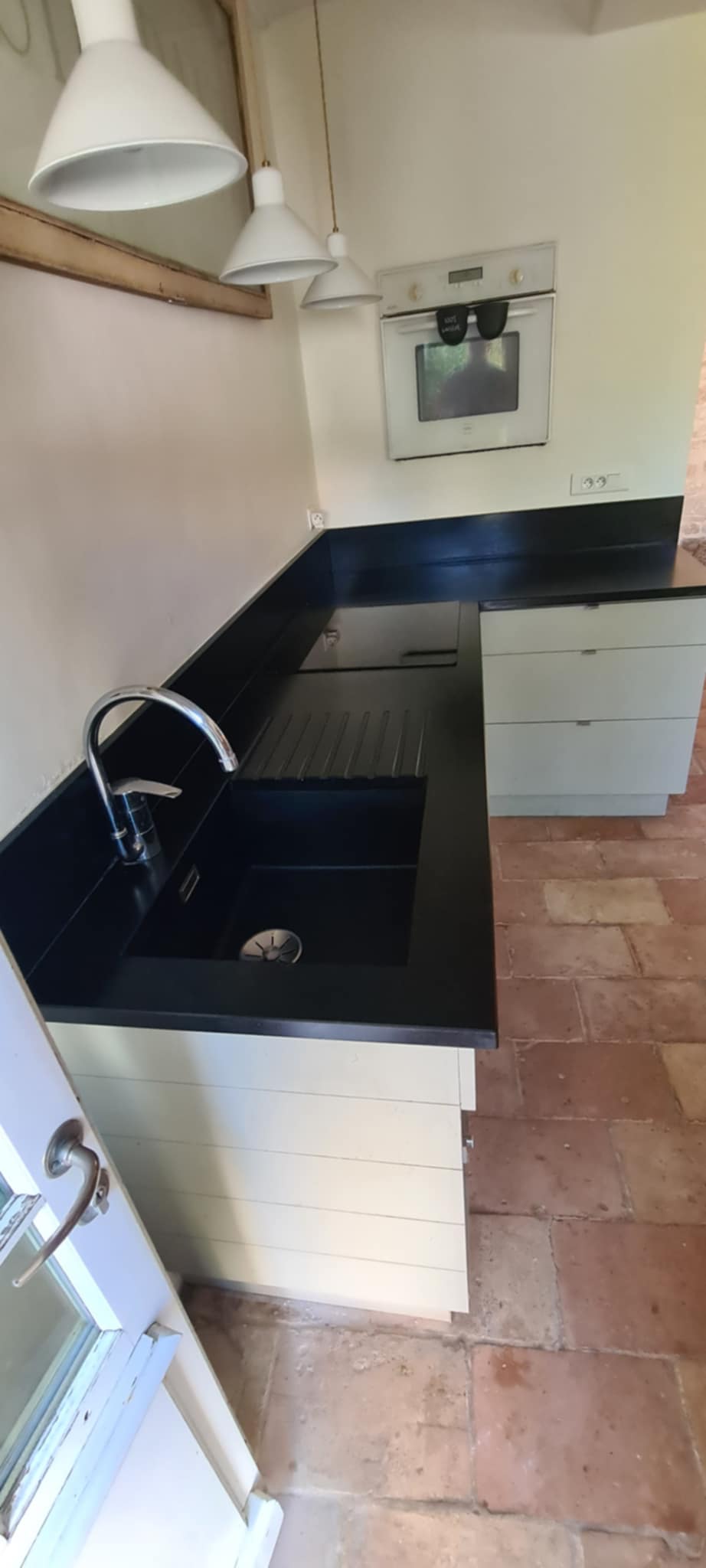 Granit noir Zimbabwe finition cuir évier Blanco sous plan